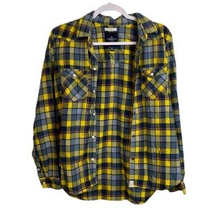 American Eagle Pearl Snap Yellow plaid flannel Boyfriend fit